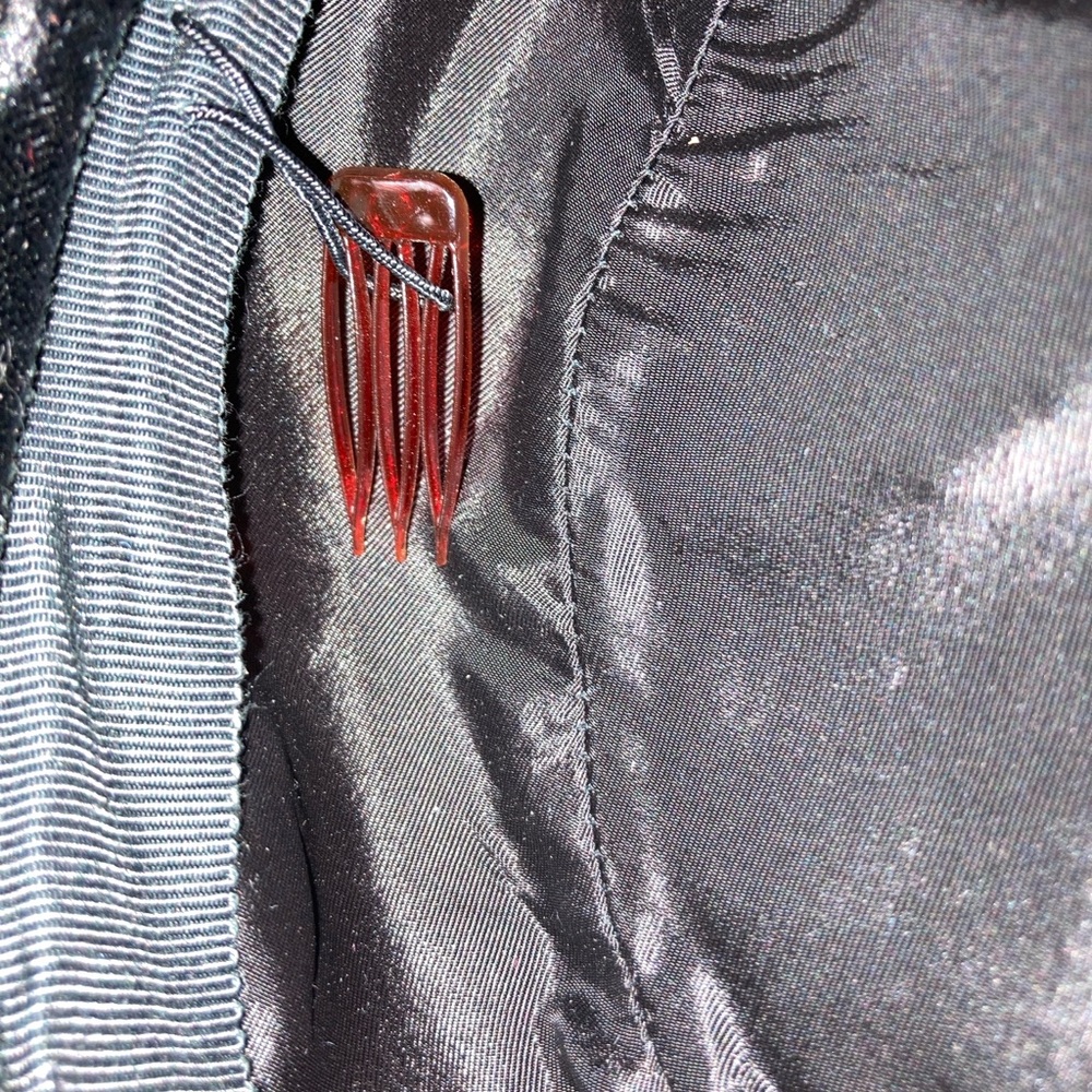 Black Velvet Union Made Pill Box Hat EXCELLENT CONDITION!!!! Still has Combs! - Picture 6 of 9